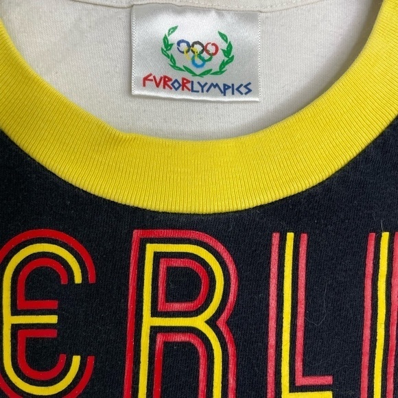 Sporty Graphic Fitted Retro Tee Red White - Picture 3 of 9